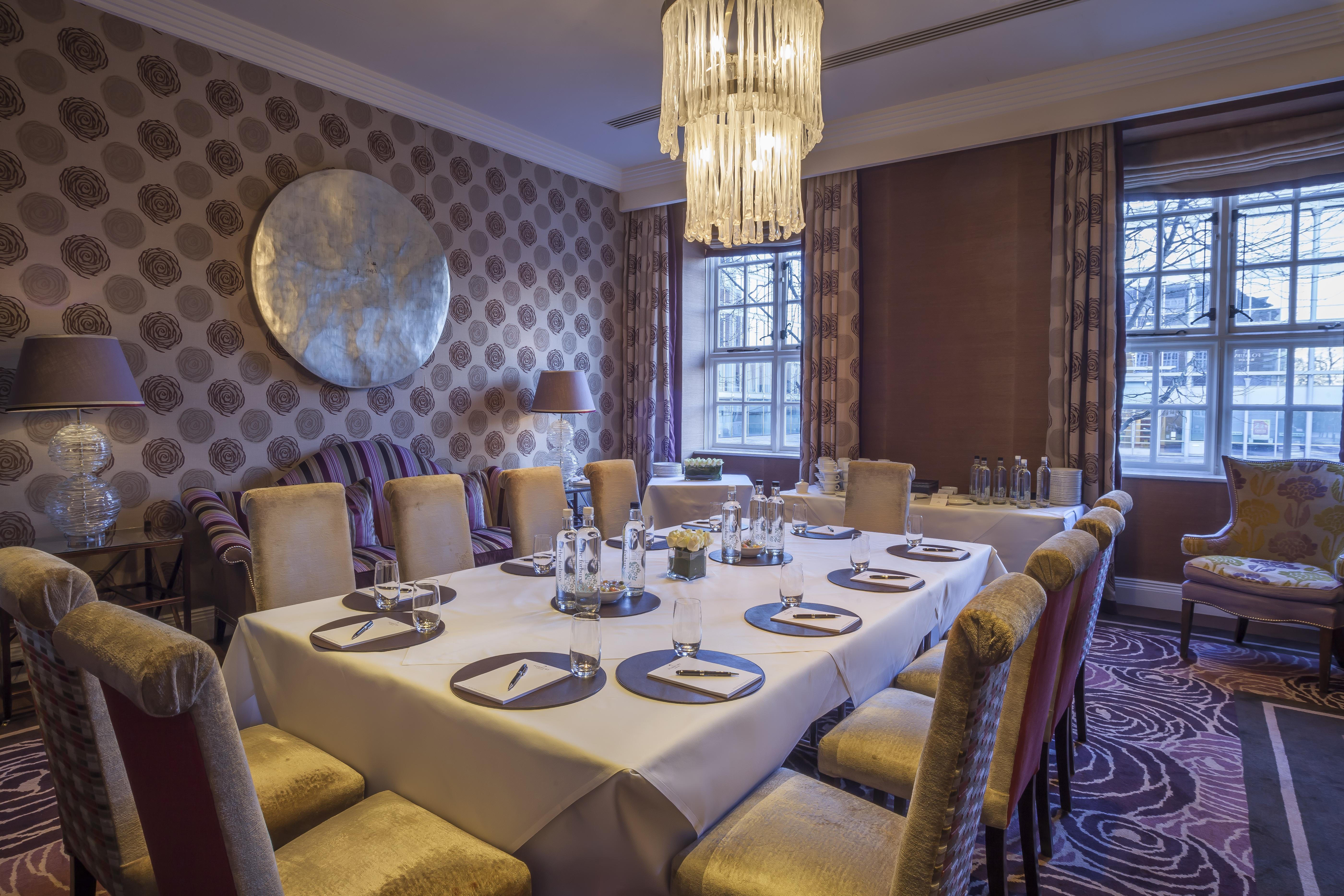 Hotel The Roseate Reading Exterior foto The private dining room at the restaurant