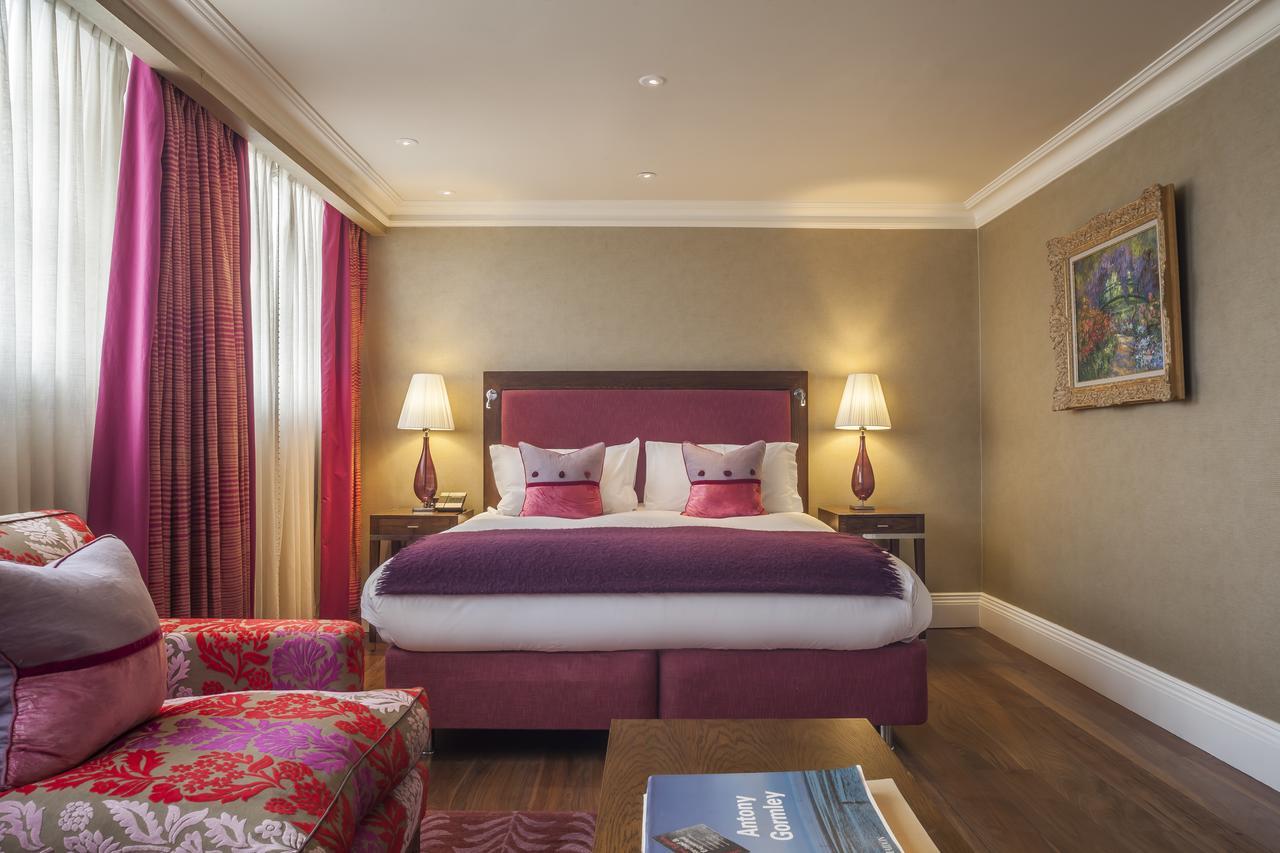 Hotel The Roseate Reading Exterior foto A bedroom at the hotel